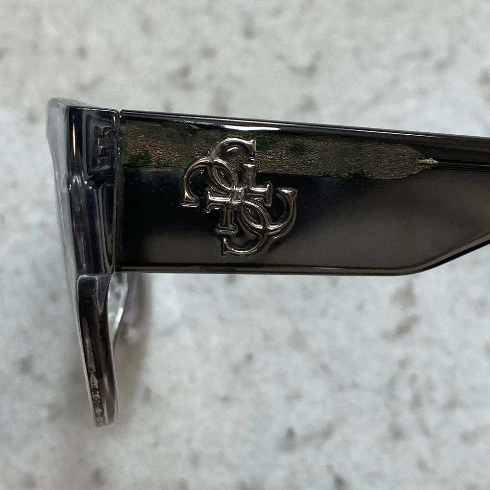 Guess GU7680 Sunglasses OS Gray Transparent Square Gradient Lenses